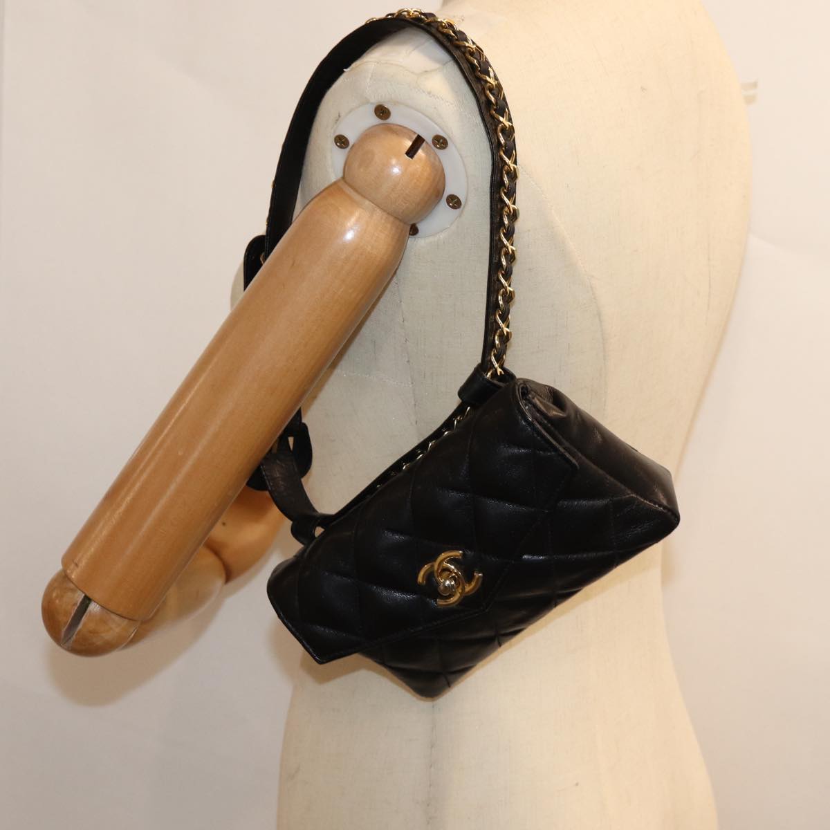 CHANEL Matelasse Turn Lock Waist bag Leather Black CC Auth bs13970