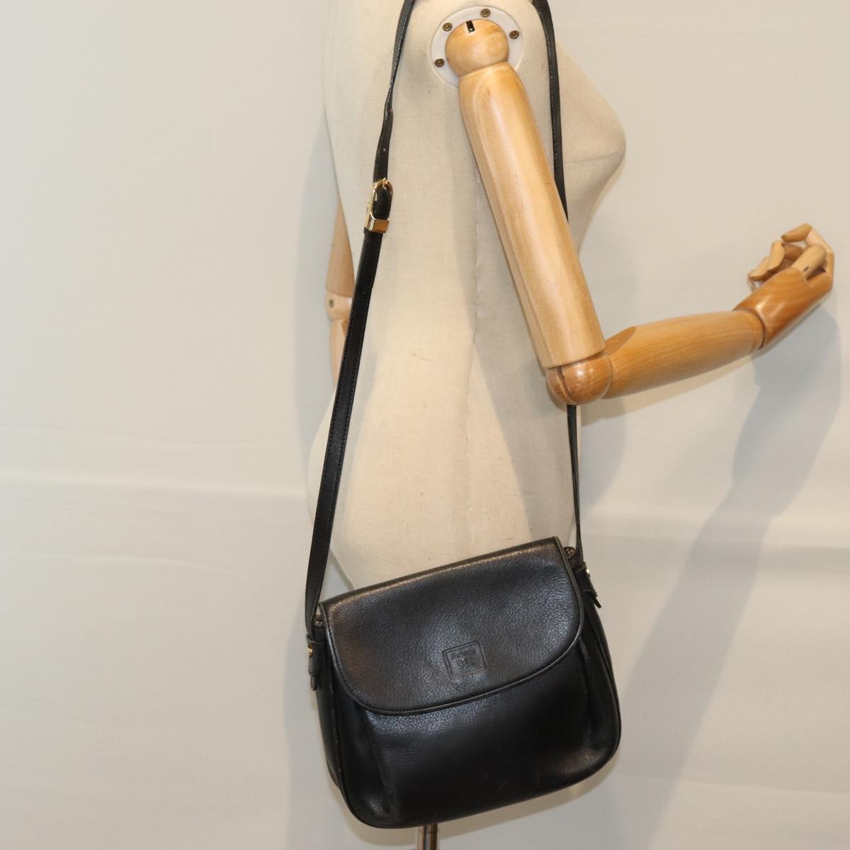 Burberrys Shoulder Bag Leather Black Auth bs14276