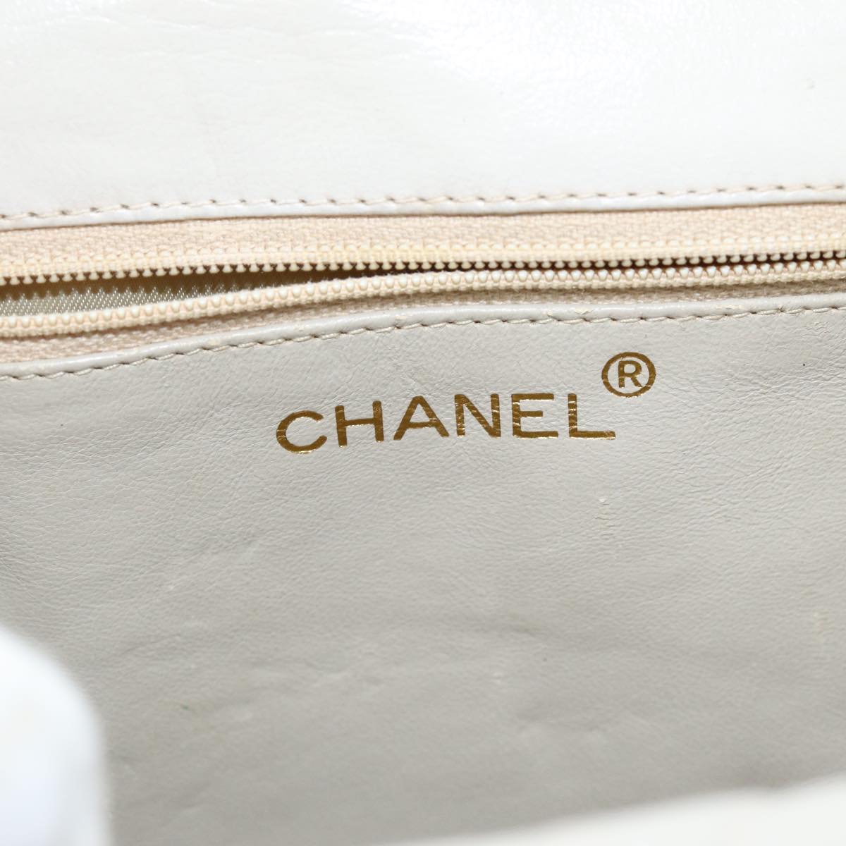 CHANEL Chain Shoulder Bag Lamb Skin White CC Auth bs14403