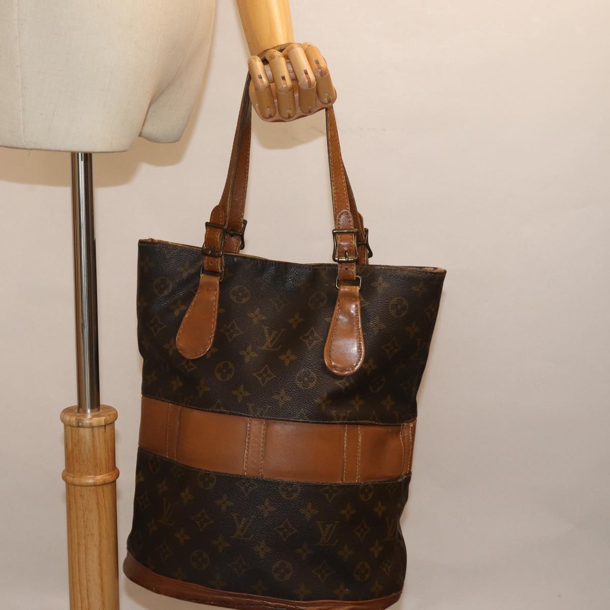 LOUIS VUITTON Monogram Bucket GM Shoulder Bag M42236 LV Auth bs14410