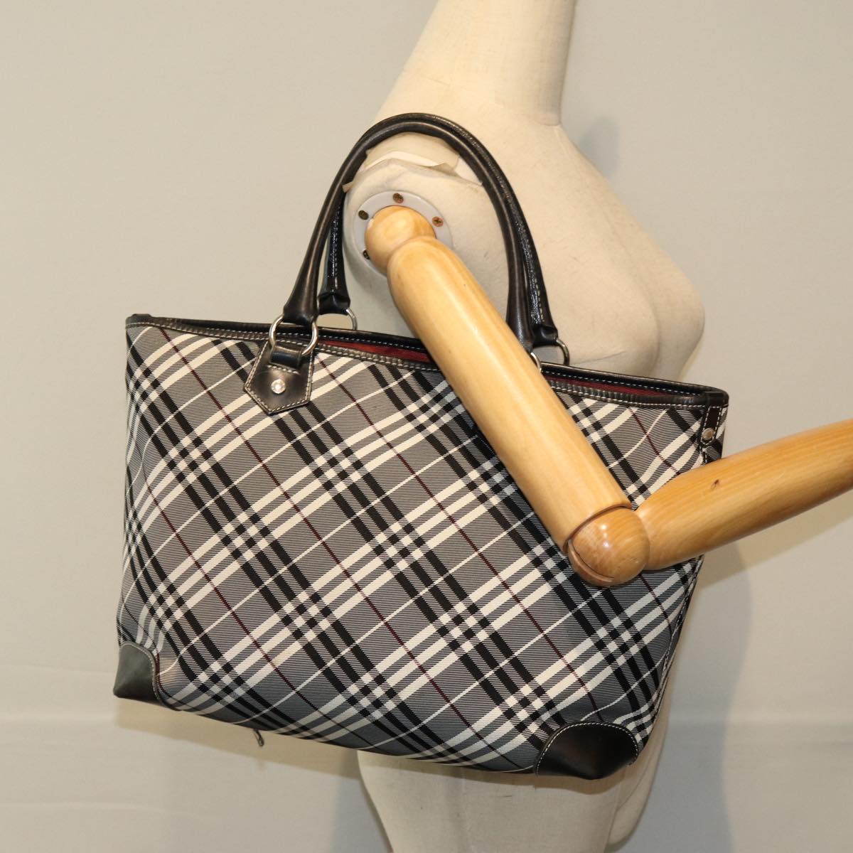 BURBERRY Nova Check Blue Label Hand Bag Nylon Black Auth bs14430