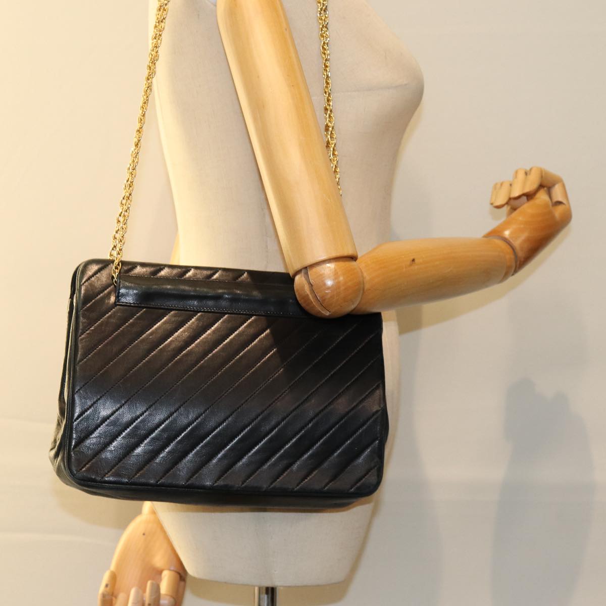 CHANEL Matelasse Chain Shoulder Bag Lamb Skin Black CC Auth bs14483