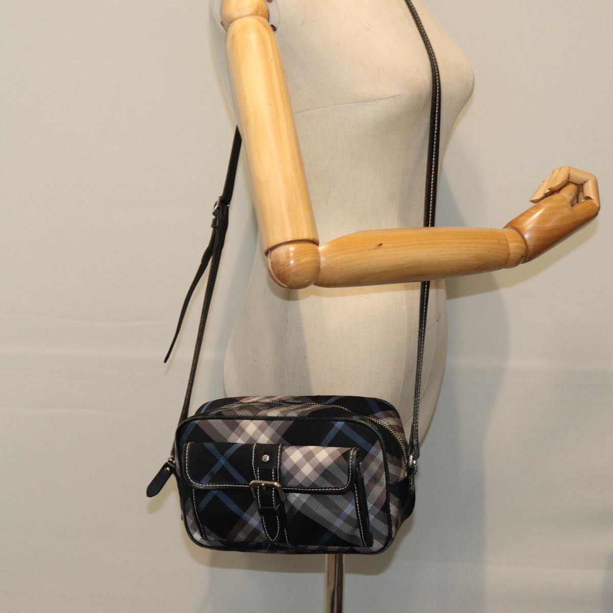 BURBERRY Nova Check Shoulder Bag Nylon Blue Black Auth bs14506