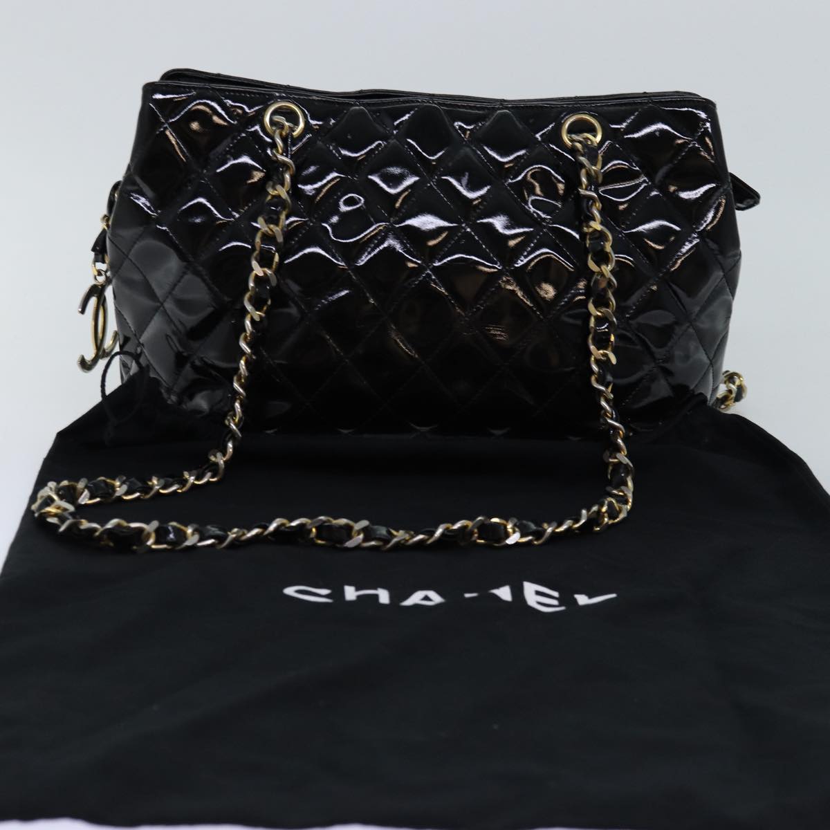 CHANEL Matelasse Chain Shoulder Bag Enamel Black CC Auth bs14518