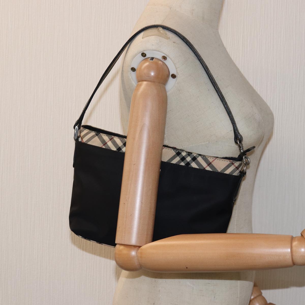 BURBERRY Nova Check Shoulder Bag Nylon Black Beige Auth bs14564