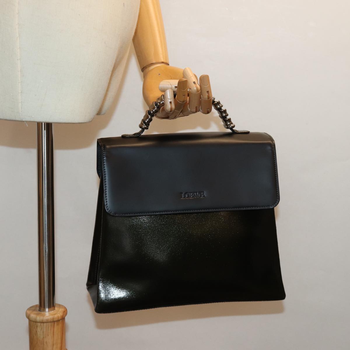 LOEWE Velazquez Hand Bag Enamel Leather Black Auth bs14706