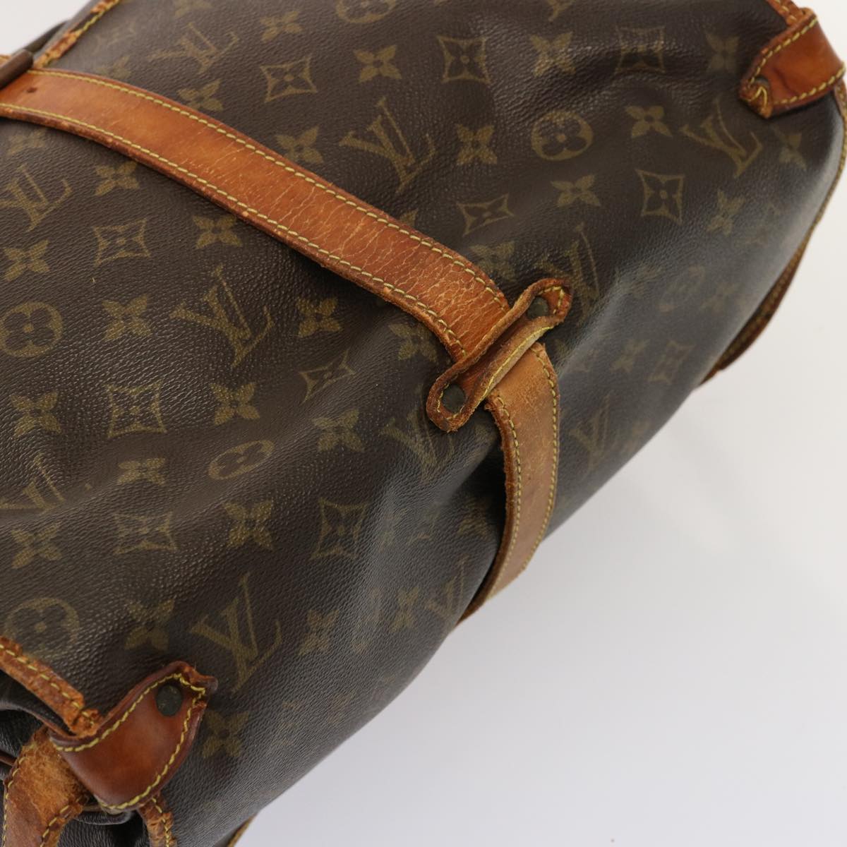 LOUIS VUITTON Monogram Saumur 35 Shoulder Bag M42254 LV Auth bs14746