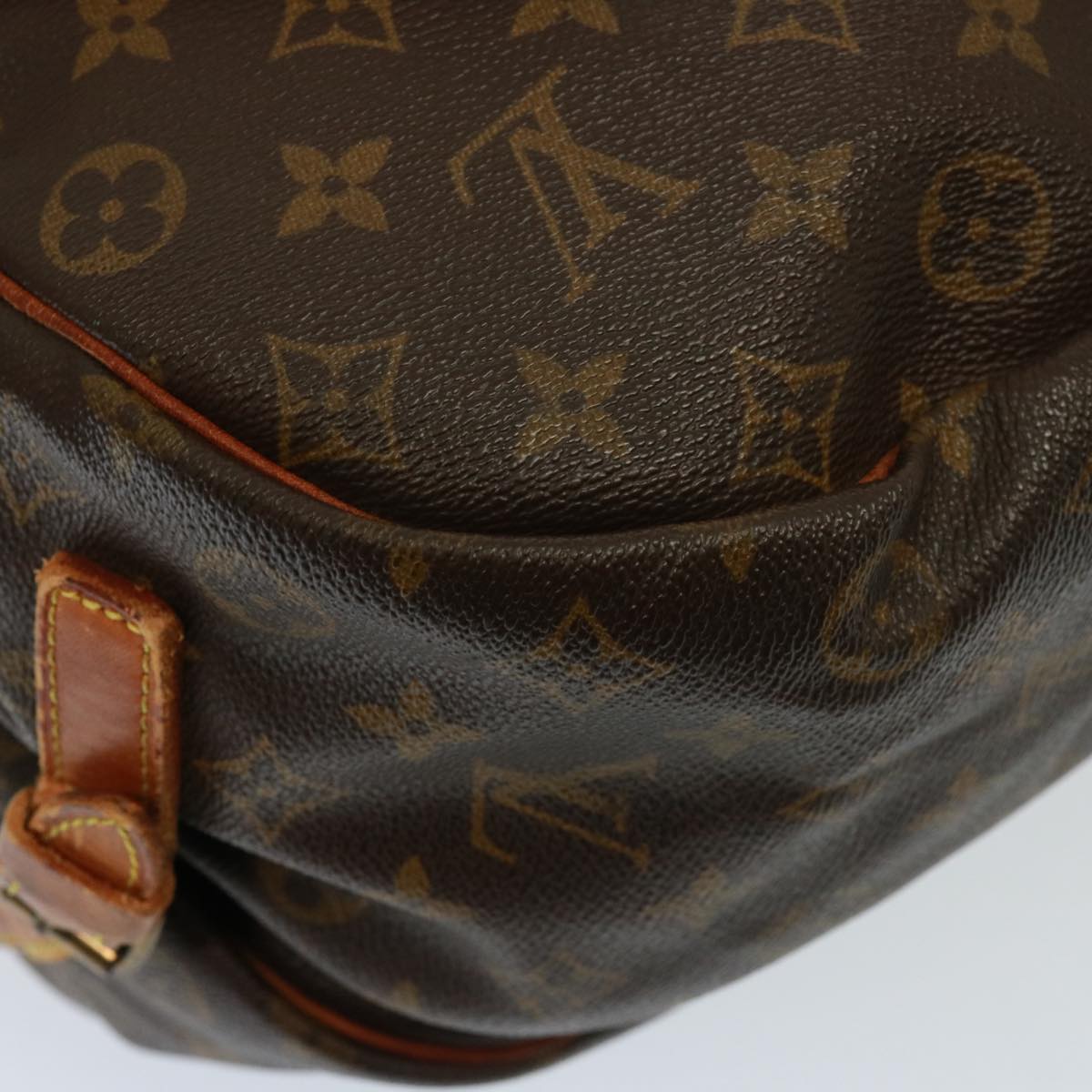 LOUIS VUITTON Monogram Saumur 35 Shoulder Bag M42254 LV Auth bs14898