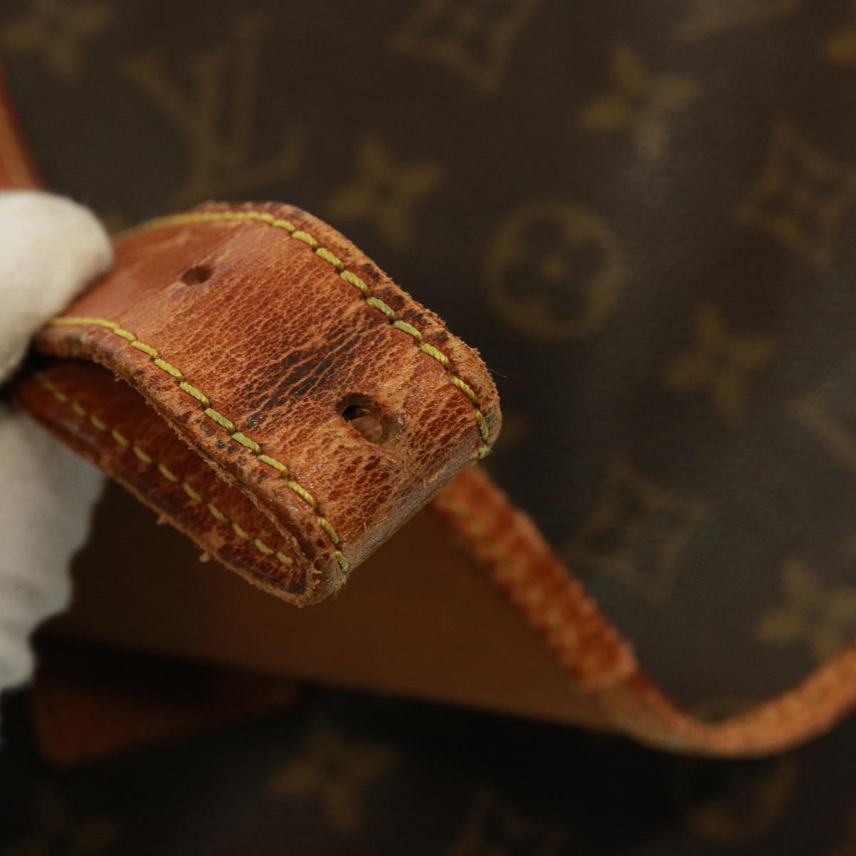 LOUIS VUITTON Monogram Saumur 35 Shoulder Bag M42254 LV Auth bs14898