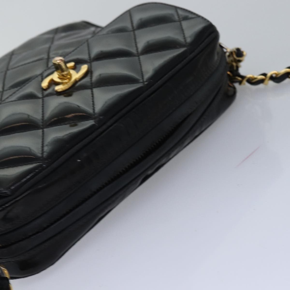 CHANEL Matelasse Turn Lock Chain Shoulder Bag Enamel Black CC Auth bs14917