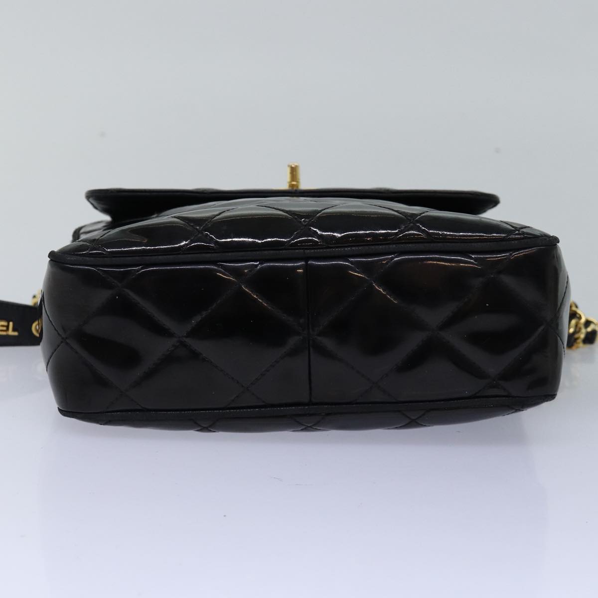 CHANEL Matelasse Turn Lock Chain Shoulder Bag Enamel Black CC Auth bs14917