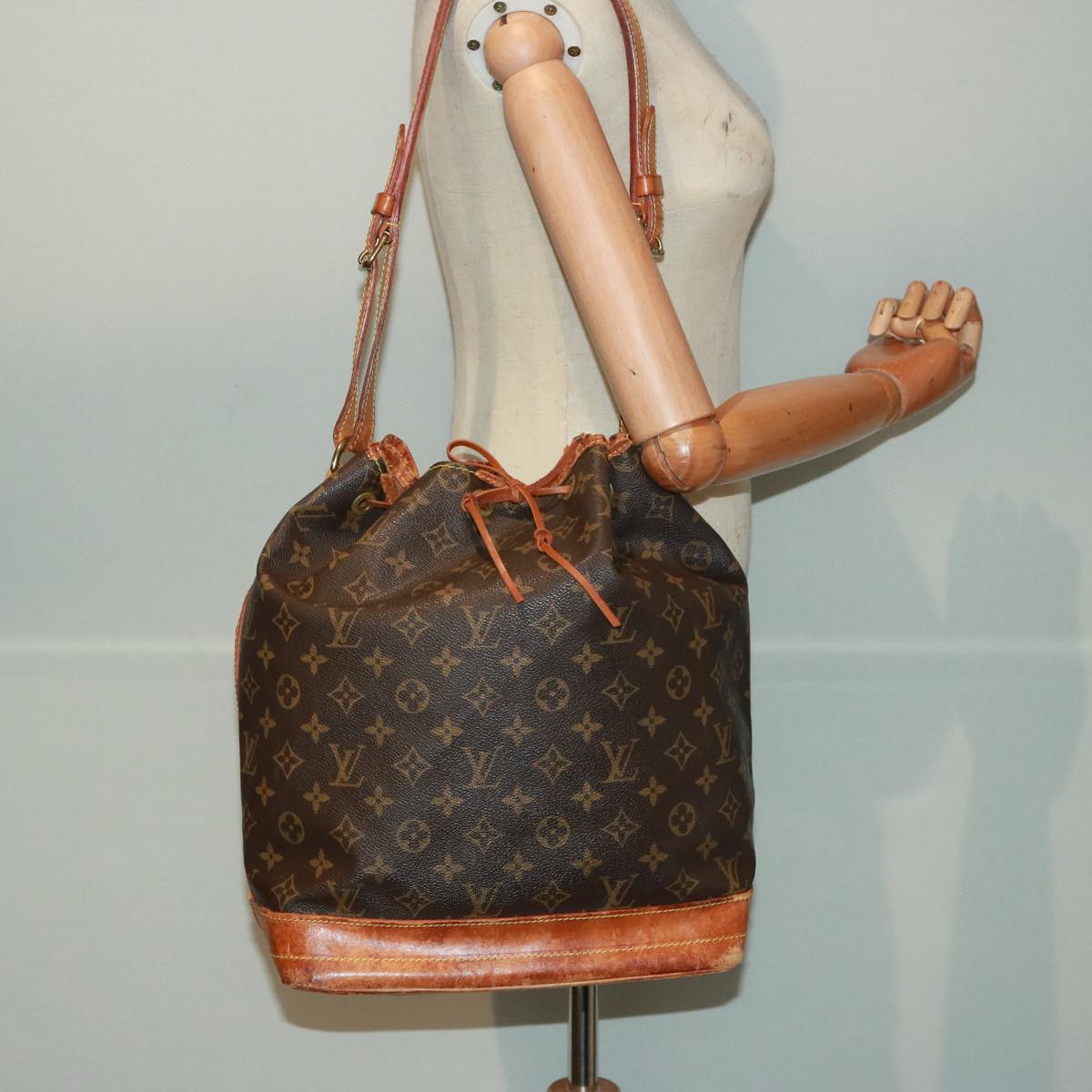 LOUIS VUITTON Monogram Noe Shoulder Bag M42224 LV Auth bs15072