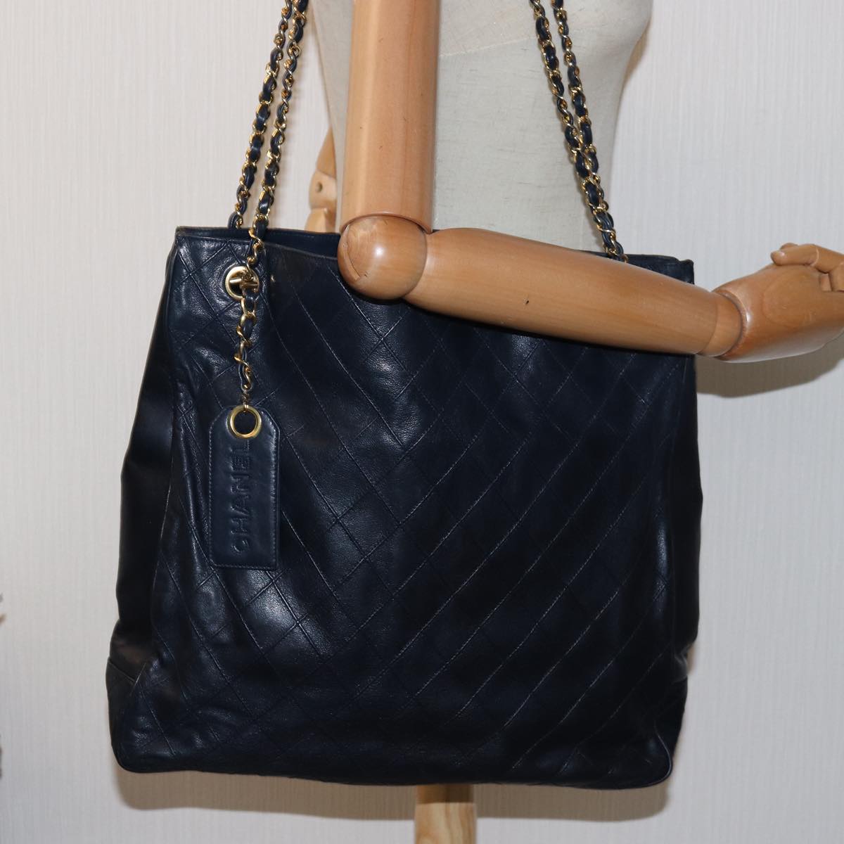 CHANEL Bicolore Chain Shoulder Bag Lamb Skin Navy CC Auth bs15105