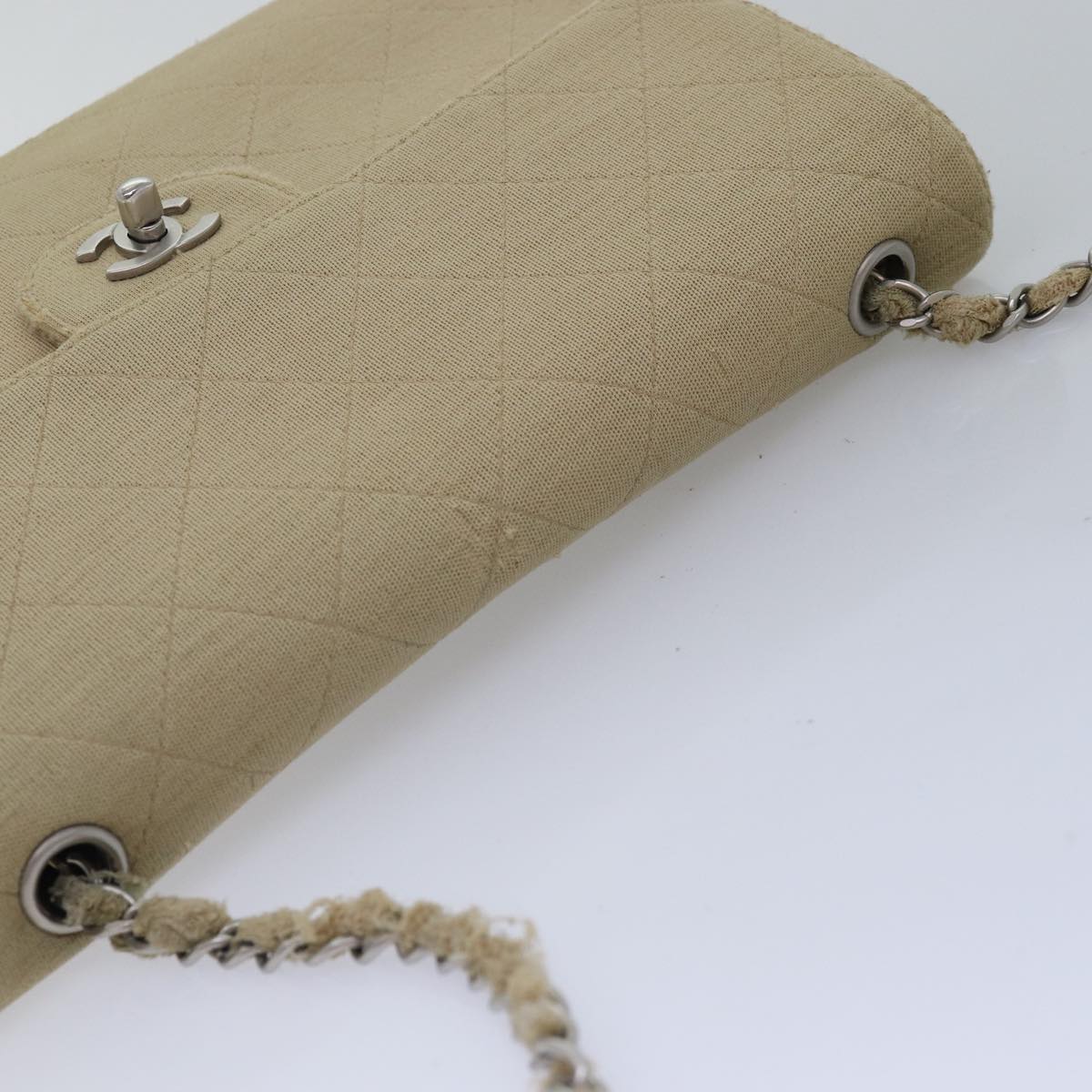 CHANEL Matelasse Turn Lock Chain Shoulder Bag Cotton Beige CC Auth bs15107