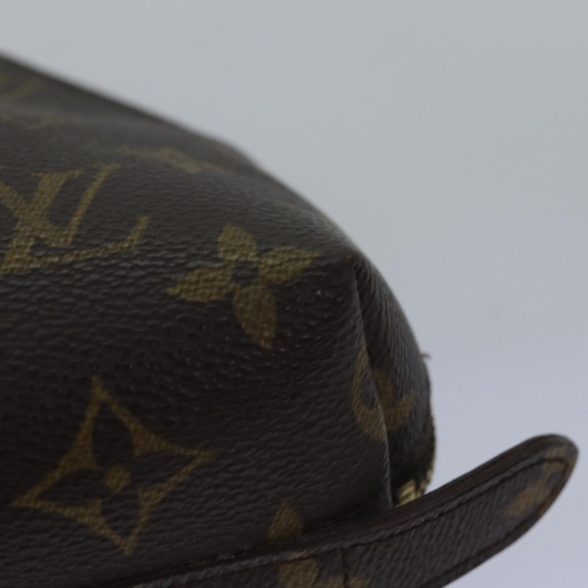 LOUIS VUITTON Monogram Trousse Demi Ronde Cosmetic Pouch M47520 LV Auth bs15147