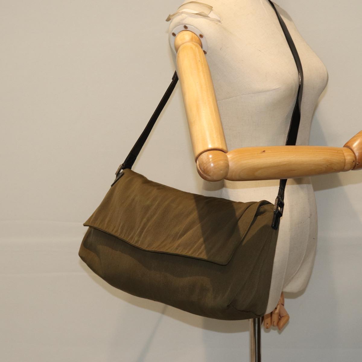 FENDI Shoulder Bag Canvas Khaki Auth bs15175