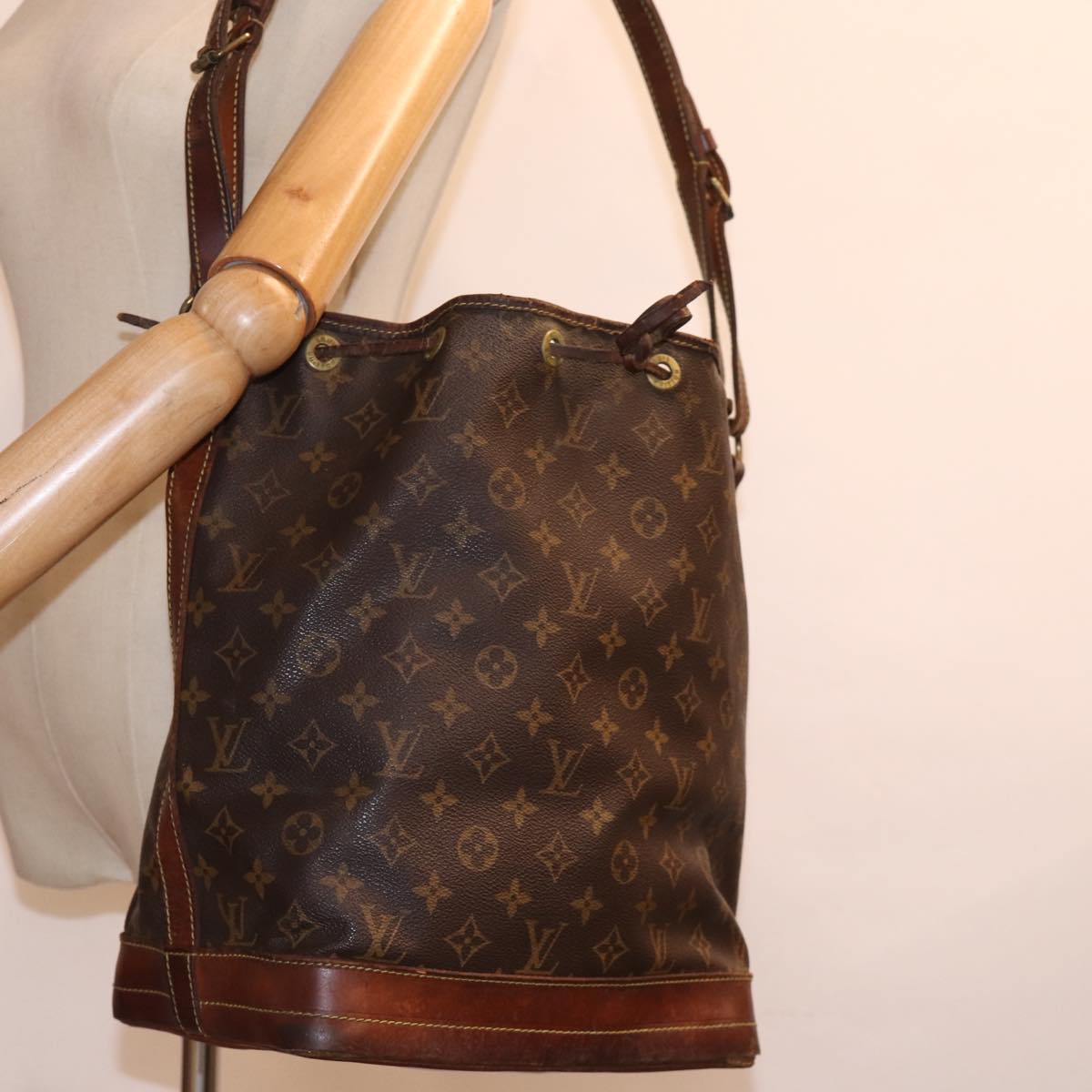 LOUIS VUITTON Monogram Noe Shoulder Bag M42224 LV Auth bs15187