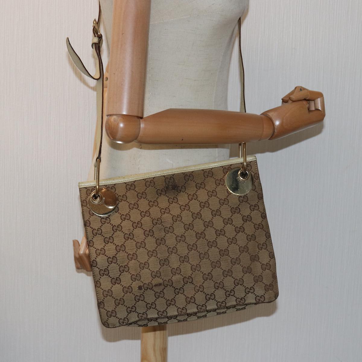 GUCCI GG Canvas Shoulder Bag Beige 120841 Auth bs15248