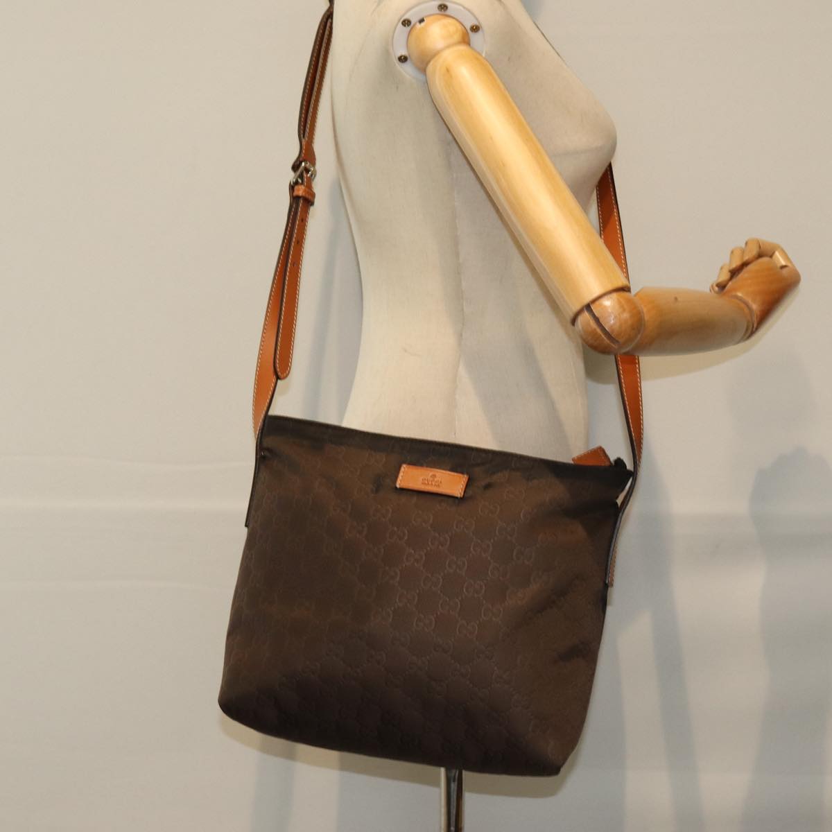 GUCCI GG Canvas Shoulder Bag Brown 314529 Auth bs15251