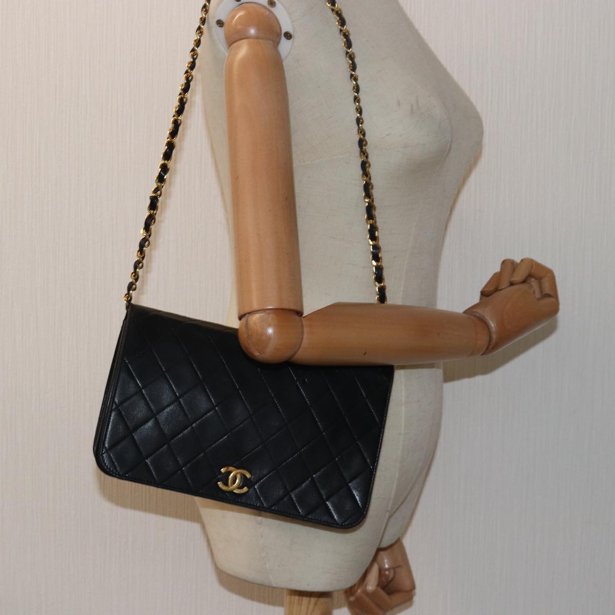 CHANEL Matelasse Chain Shoulder Bag Lamb Skin Black CC Auth bs15343A