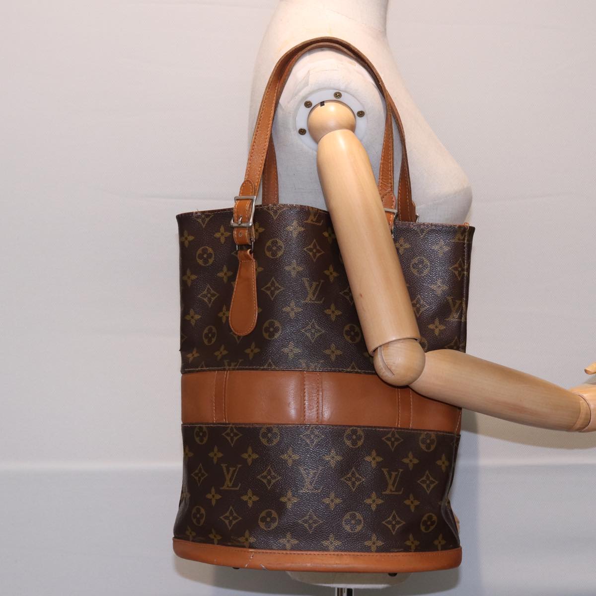 LOUIS VUITTON Monogram Bucket GM Shoulder Bag M42236 LV Auth bs15370