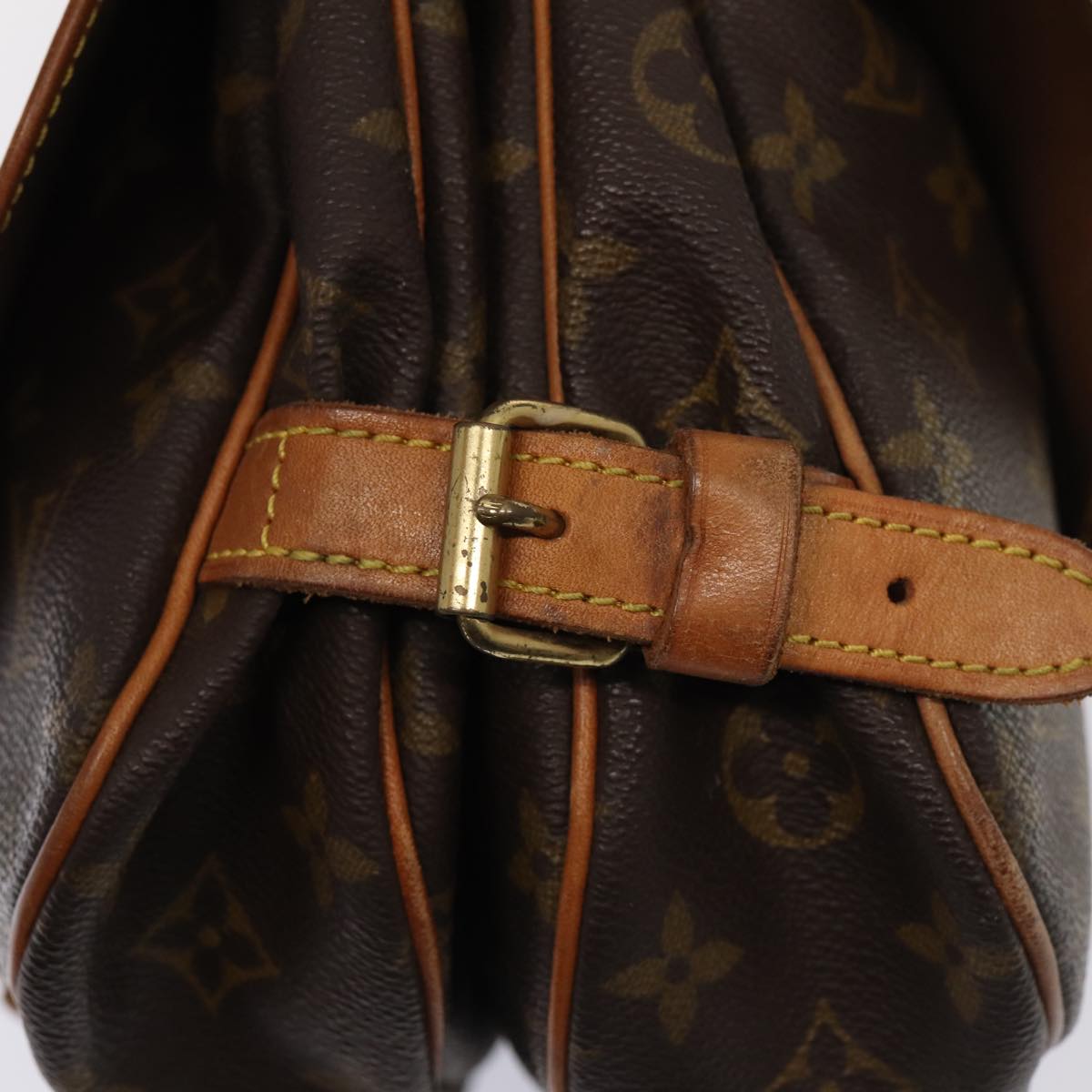 LOUIS VUITTON Monogram Saumur 30 Shoulder Bag M42256 LV Auth bs15389