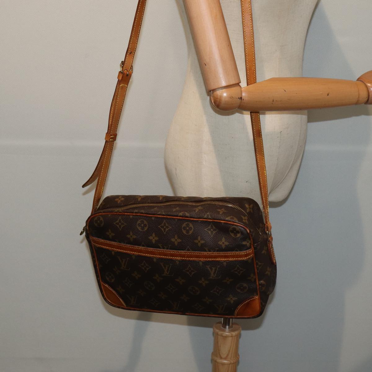 LOUIS VUITTON Monogram Trocadero 27 Shoulder Bag M51274 LV Auth bs15420