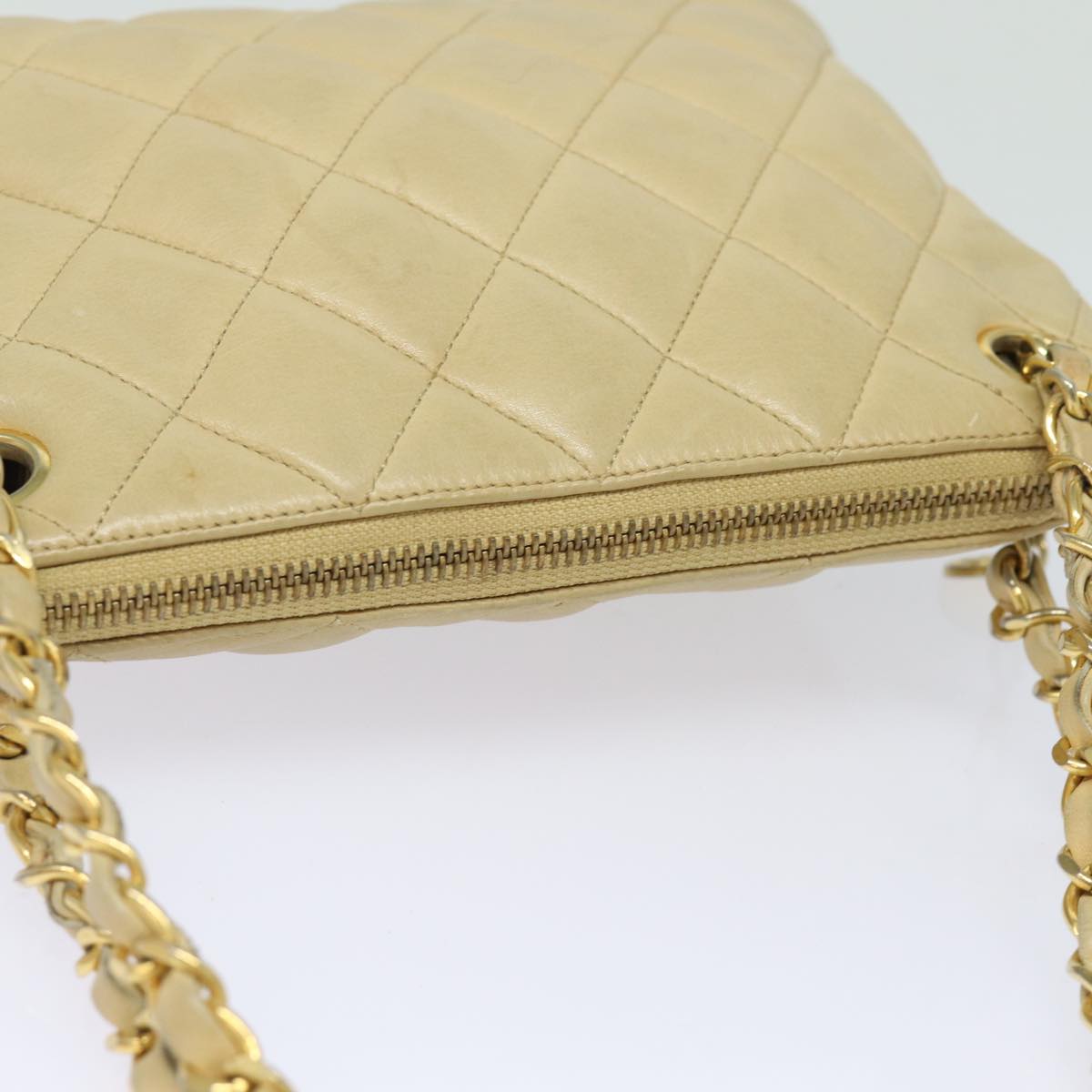 CHANEL Matelasse Chain Shoulder Bag Leather Beige CC Auth bs15440