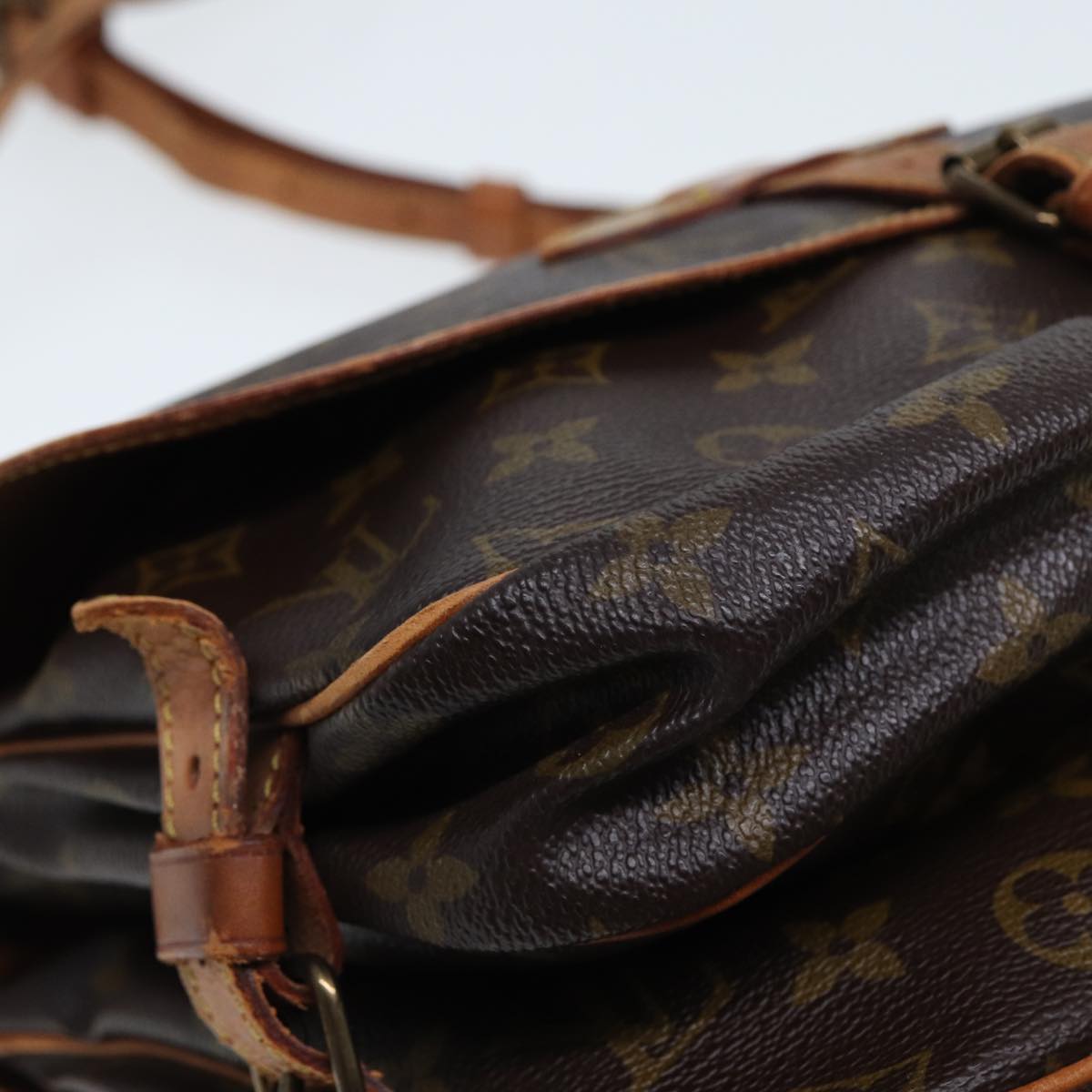 LOUIS VUITTON Monogram Saumur 30 Shoulder Bag M42256 LV Auth bs15517