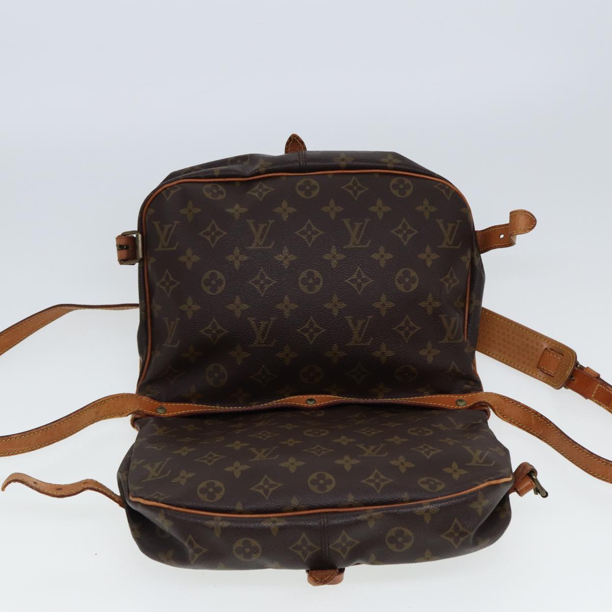 LOUIS VUITTON Monogram Saumur 30 Shoulder Bag M42256 LV Auth bs15517