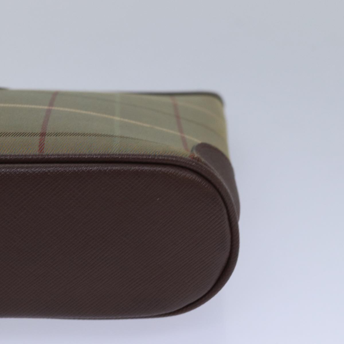 Burberrys Nova Check Pouch Leather Beige Auth bs15677