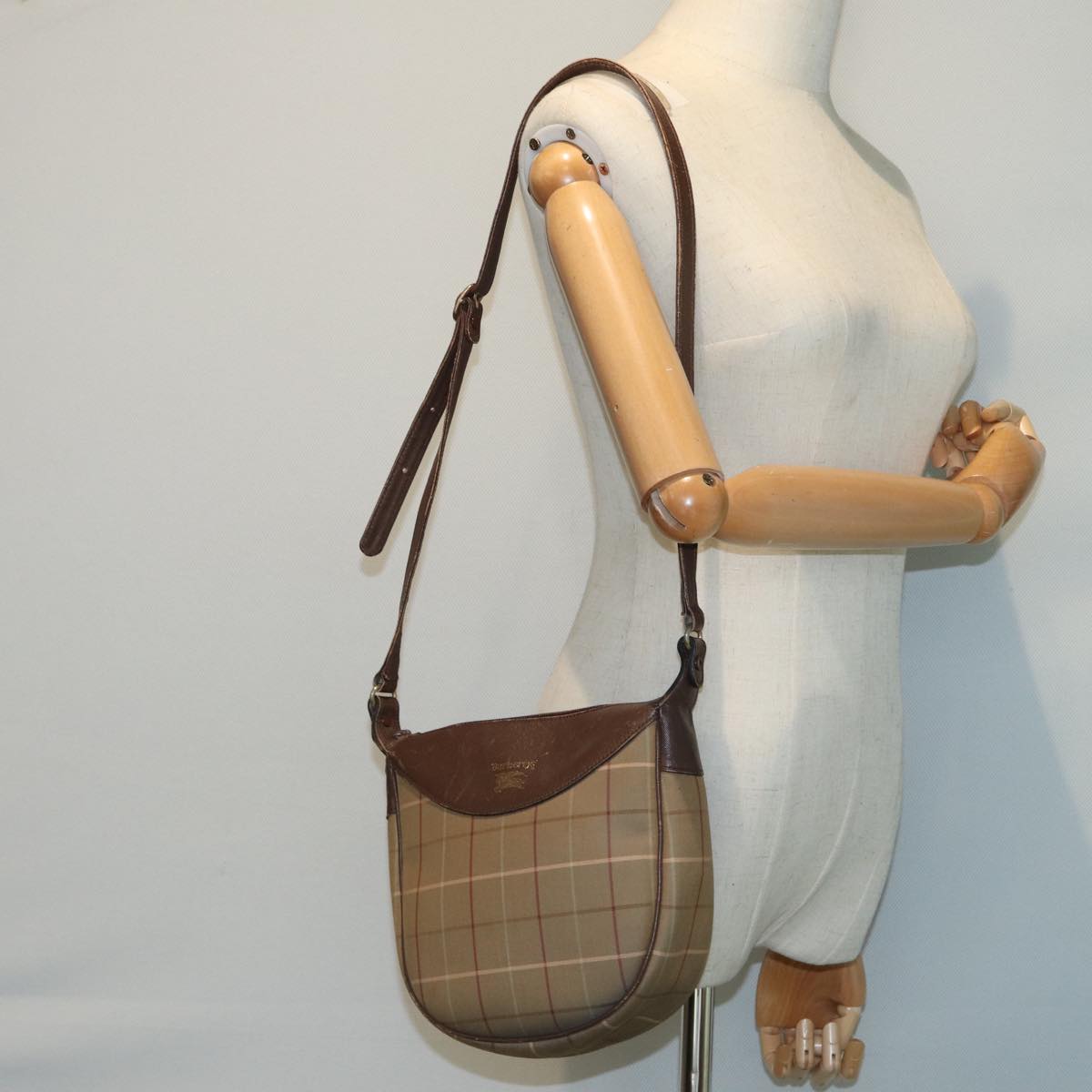 Burberrys Nova Check Shoulder Bag Canvas Beige Brown Auth bs15807