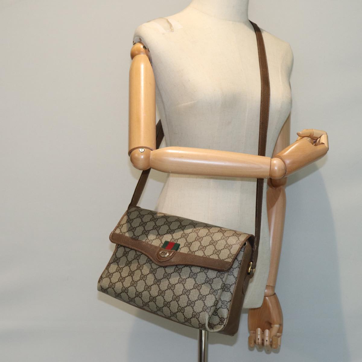 GUCCI GG Supreme Web Sherry Line Shoulder Bag Beige Red 904 02 084 Auth bs15881