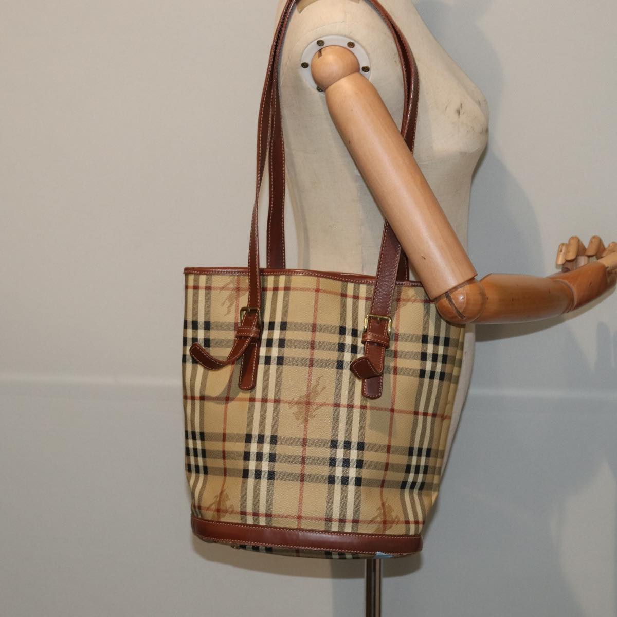 BURBERRY Nova Check Shoulder Bag PVC Leather Beige Auth bs16101