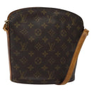 CHANEL Matelasse Pouch Enamel Beige CC Auth bs16140-1