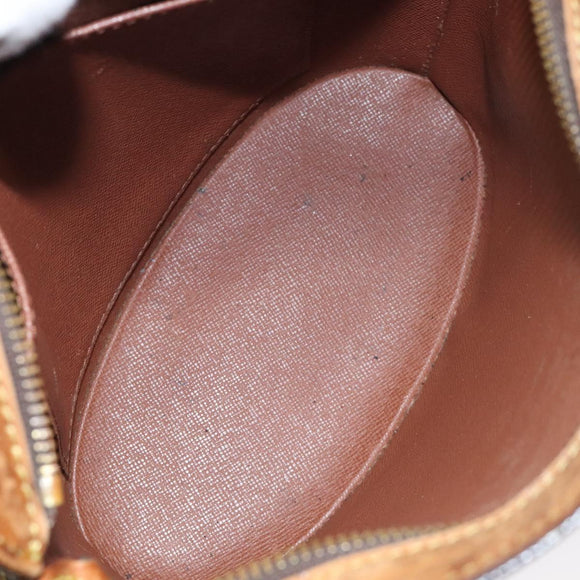 CHANEL Matelasse Pouch Enamel Beige CC Auth bs16140