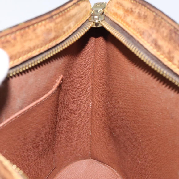 CHANEL Matelasse Pouch Enamel Beige CC Auth bs16140