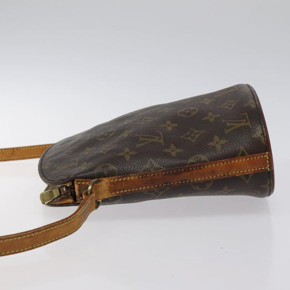 CHANEL Matelasse Pouch Enamel Beige CC Auth bs16140