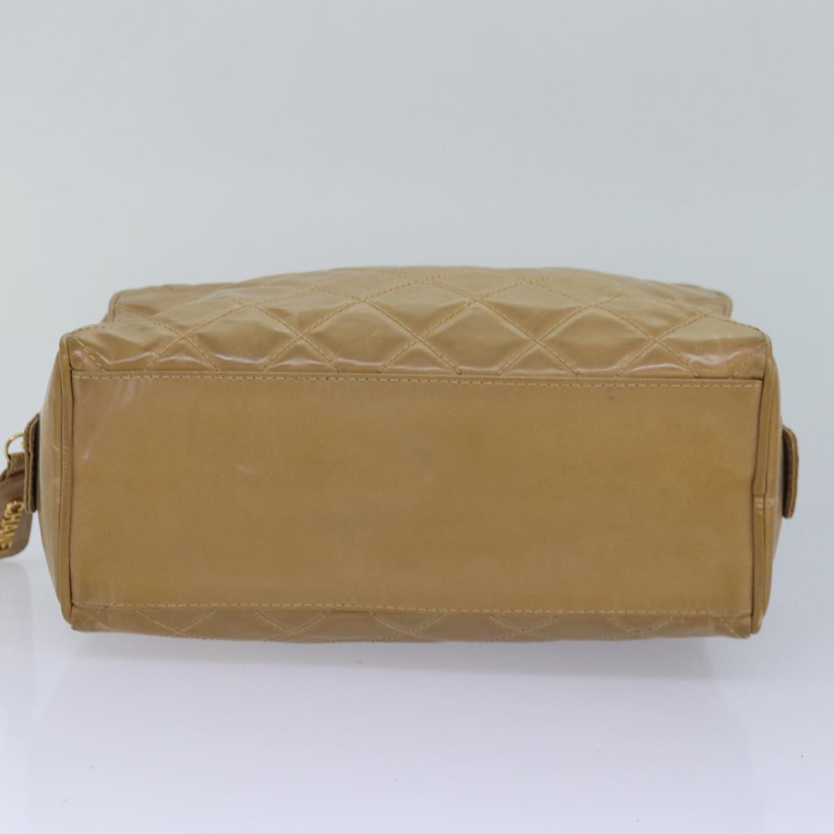 CHANEL Matelasse Pouch Enamel Beige CC Auth bs16140