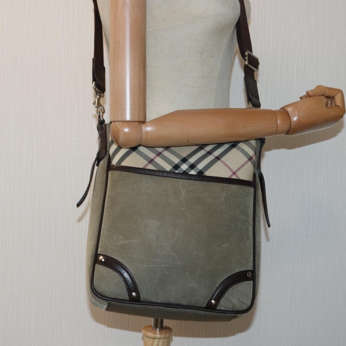 BURBERRY Nova Check Shoulder Bag Canvas Beige Auth bs16156