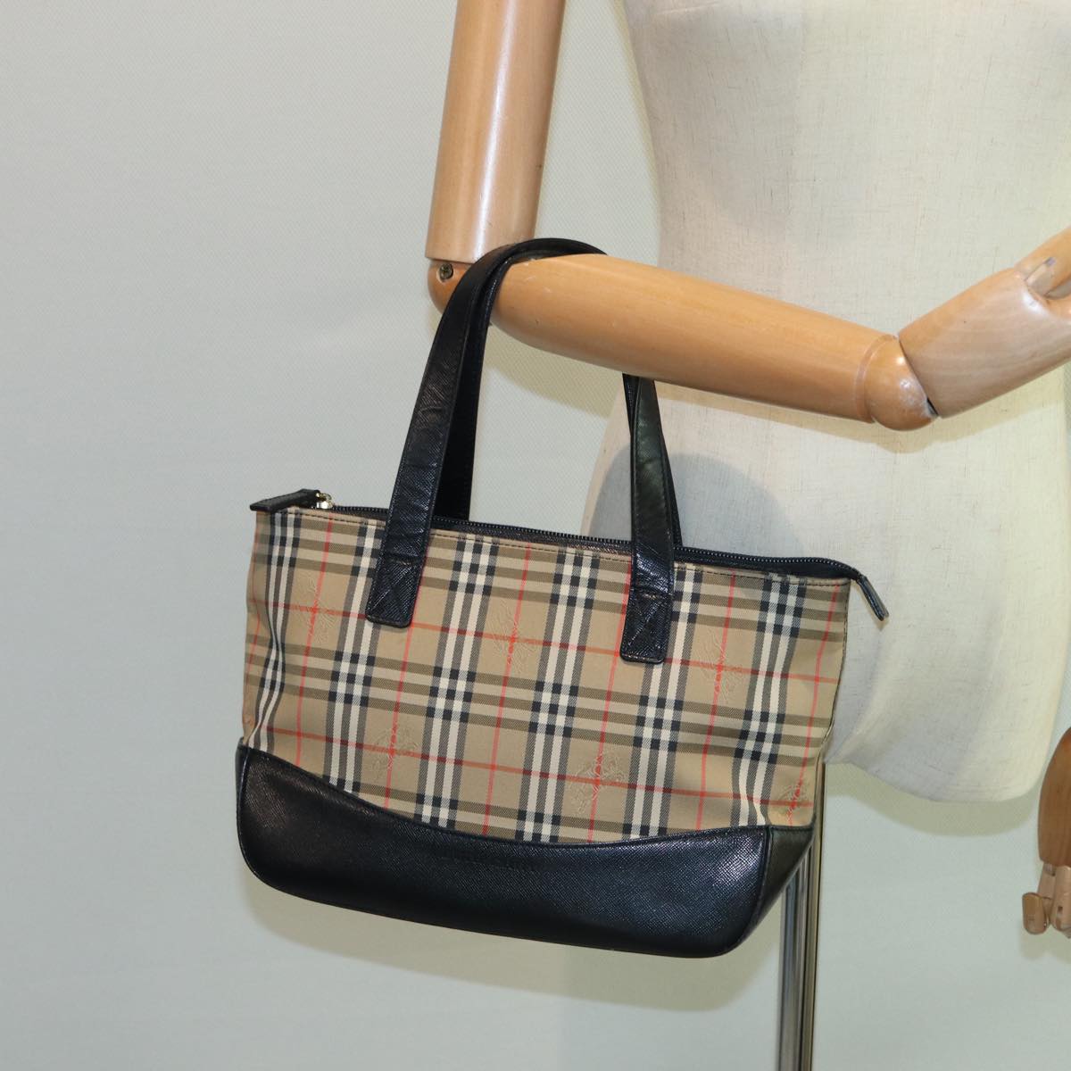 BURBERRY Nova Check Hand Bag Canvas Black Beige Auth bs16157