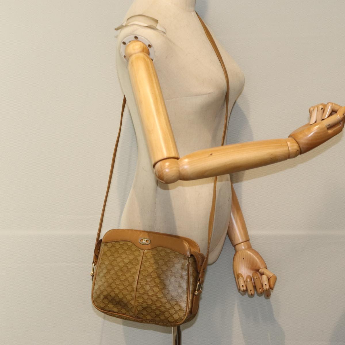 CELINE Macadam Canvas Shoulder Bag Beige Auth bs16300