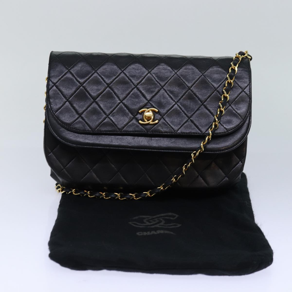 CHANEL Matelasse Turn Lock Chain Shoulder Bag Lamb Skin Black CC Auth bs16726A