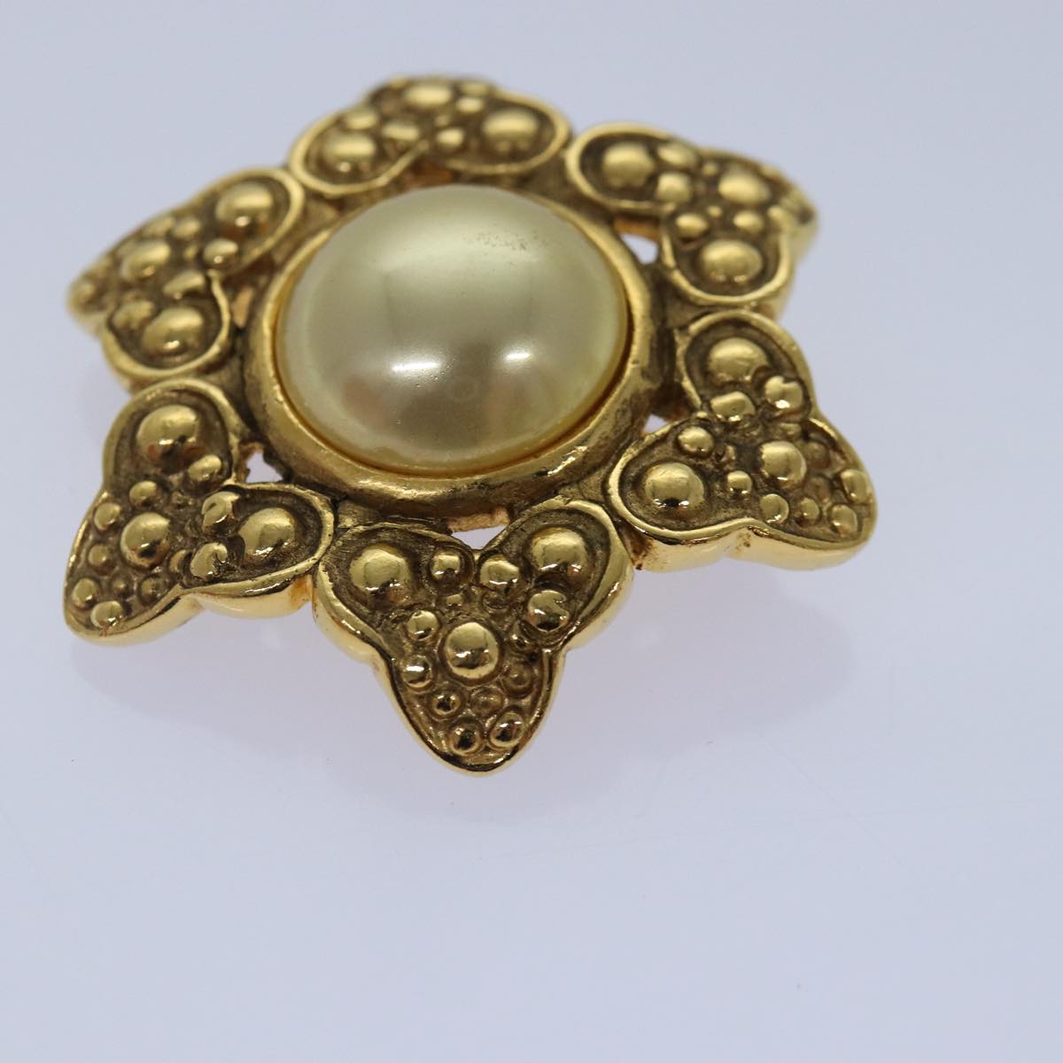 CHANEL Brooch Metal Gold Tone CC Auth bs17053