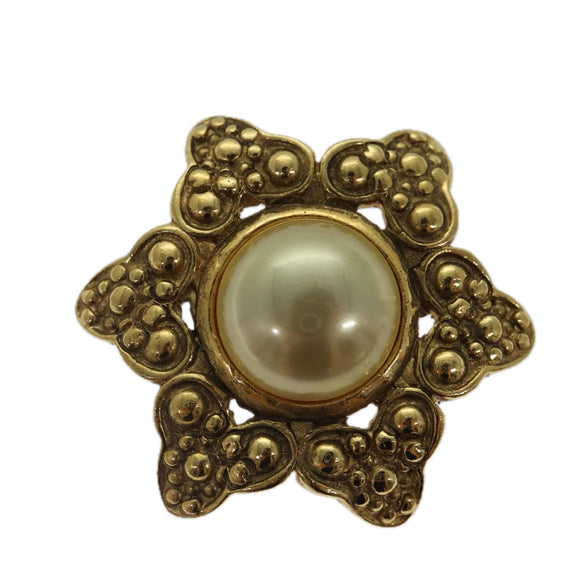 CHANEL Brooch Metal Gold Tone CC Auth bs17053V