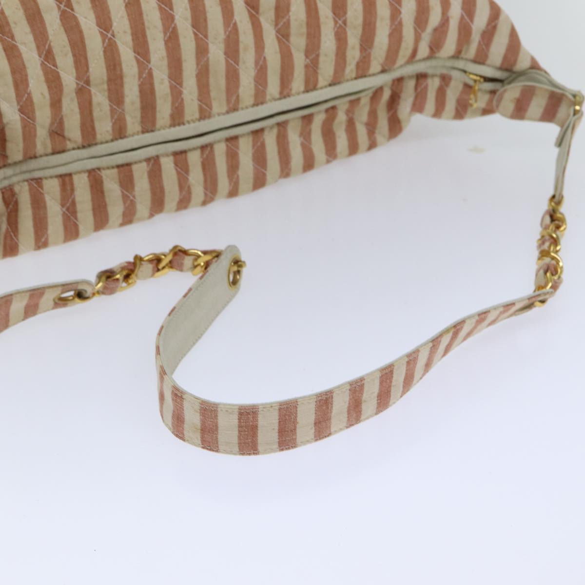 CHANEL Matelasse Chain Crash Shoulder Bag Canvas Red Gold CC Auth bs17125