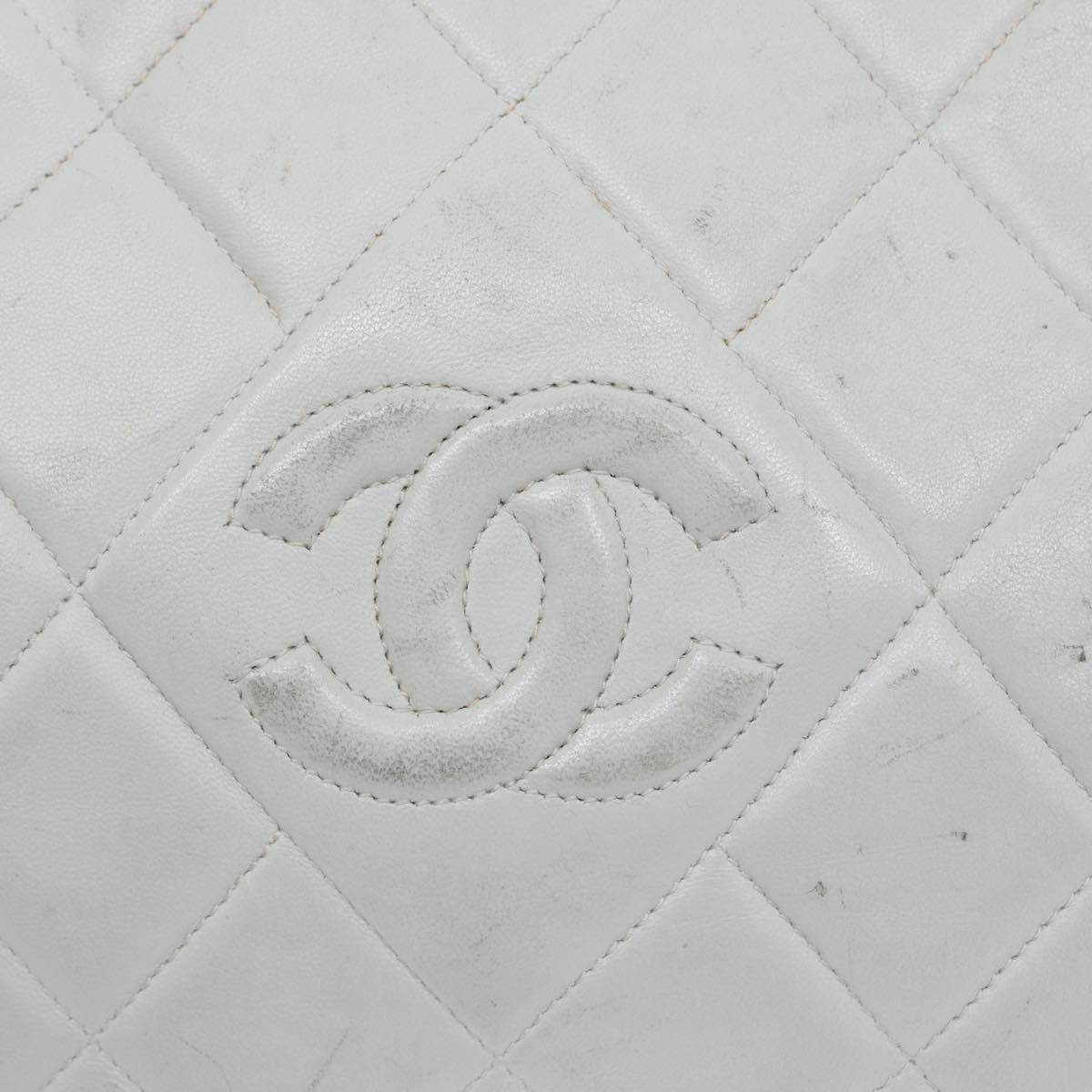 CHANEL Matelasse Shoulder Bag Lamb Skin White Gold CC Auth bs17156