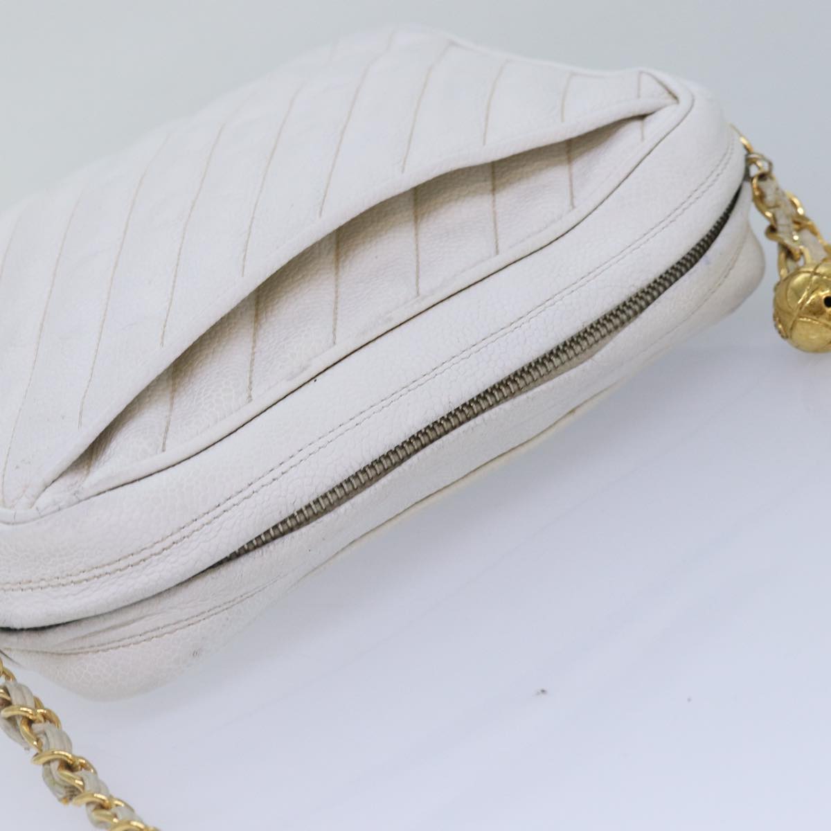 CHANEL Mademoiselle Chain Shoulder Bag Caviar Skin White Gold CC Auth bs17332