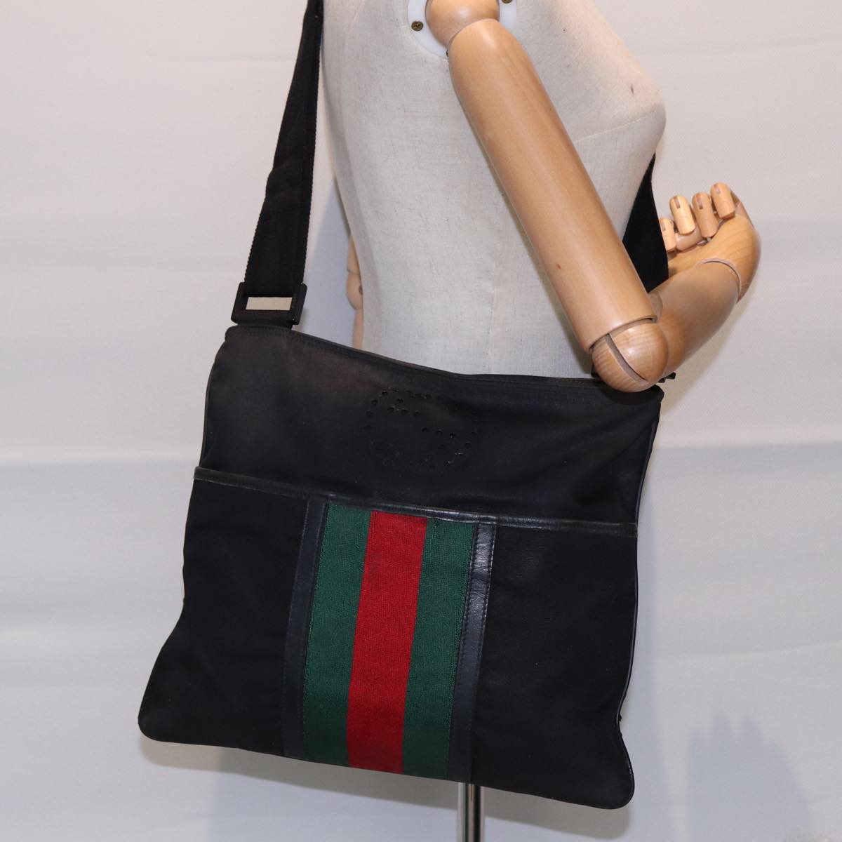 GUCCI Web Sherry Line Shoulder Bag Canvas Black Red Green 181067 Auth bs17422