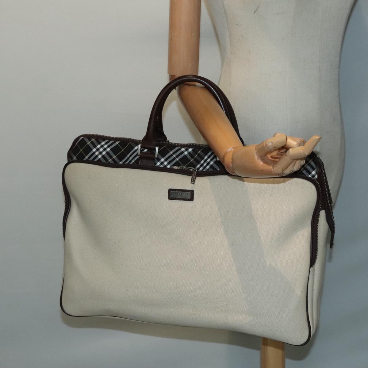 BURBERRY Nova Check Black label Hand Bag Canvas Beige Auth bs17482